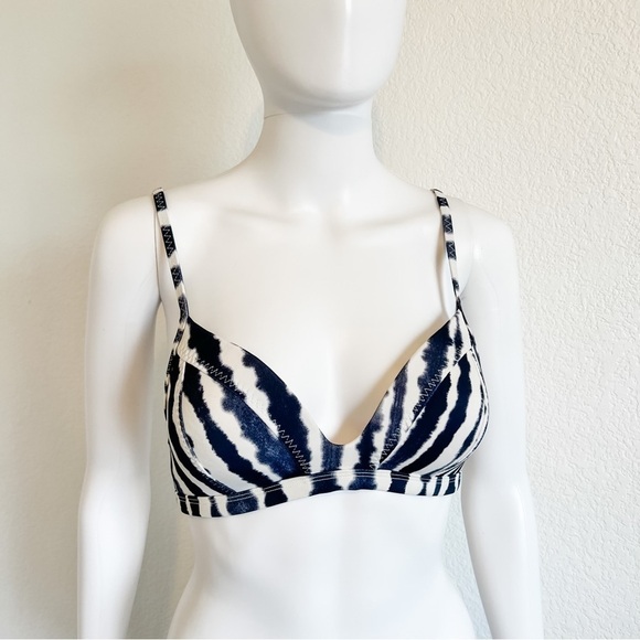 Athleta Other - Athleta XS Wave Break Molded Cup Bikini Top Tie Dye Blue White Multiway Strap